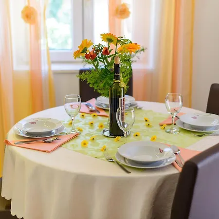 House Mirjana Tatil Evi Trogir