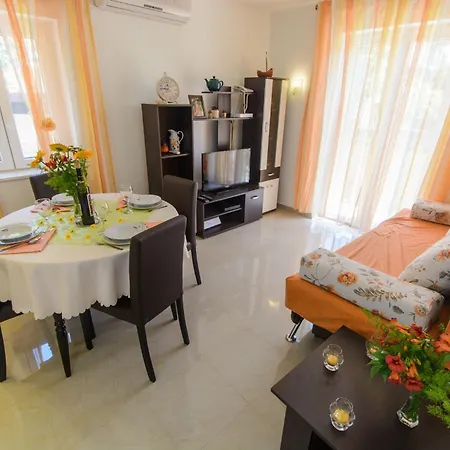 House Mirjana Дом отдыха *